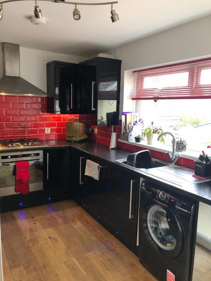 Six By The Sea - 2 Bed House - A Little Something For Everyone Saint Columb Minor Екстер'єр фото